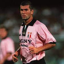 Juventus Retro Away Kit - 1997/98