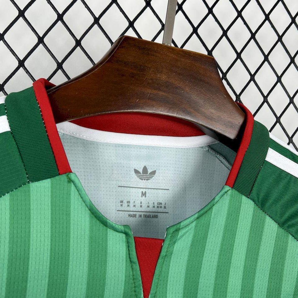Algeria 2026 away jersey neck detail
