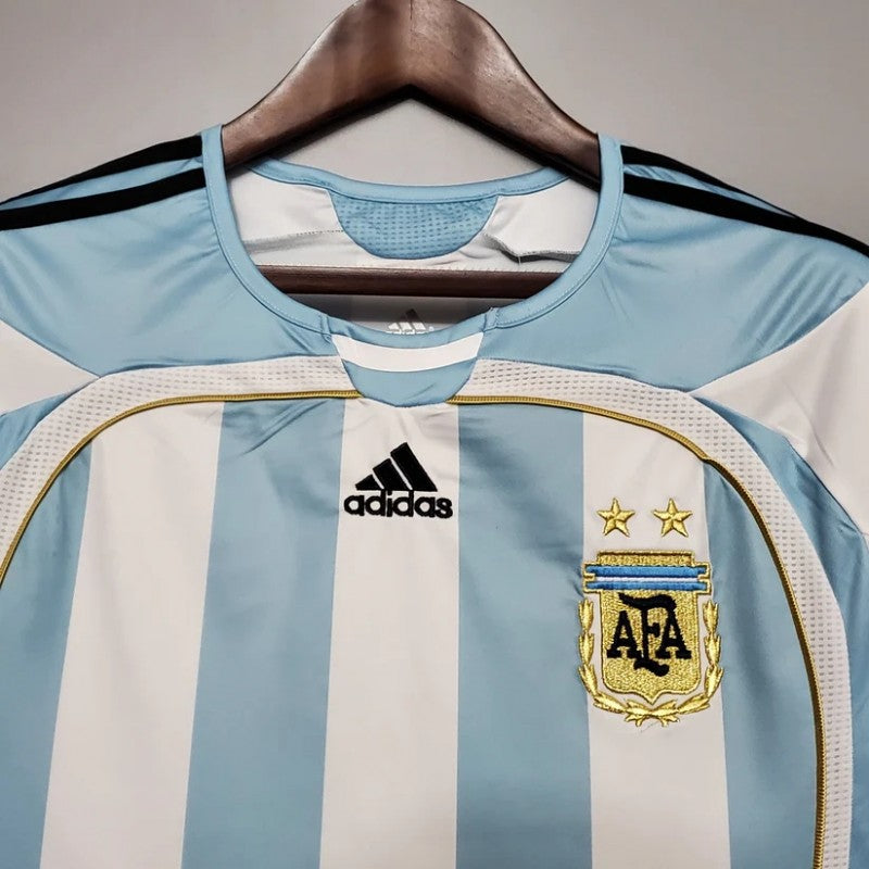 Argentina two-star crest and chest detail on 2006 home jersey