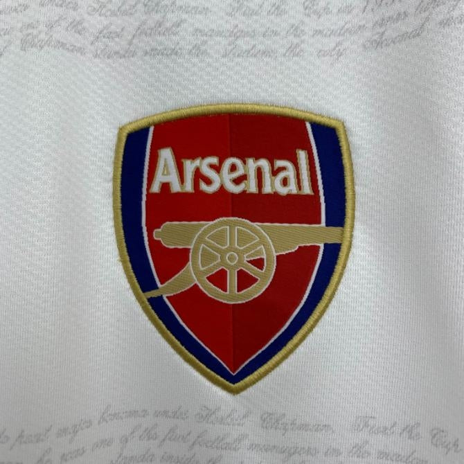 Arsenal Away Jersey 2007/08 crest detail