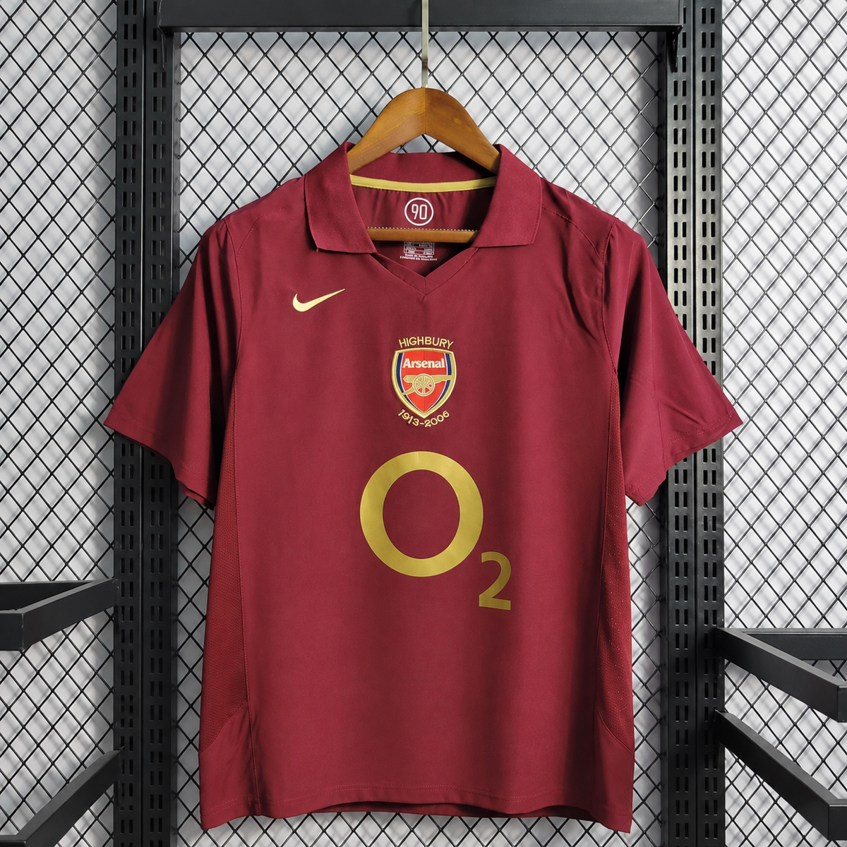 Arsenal Home Jersey 2005/06 upper front showing Highbury commemorative crest and collar