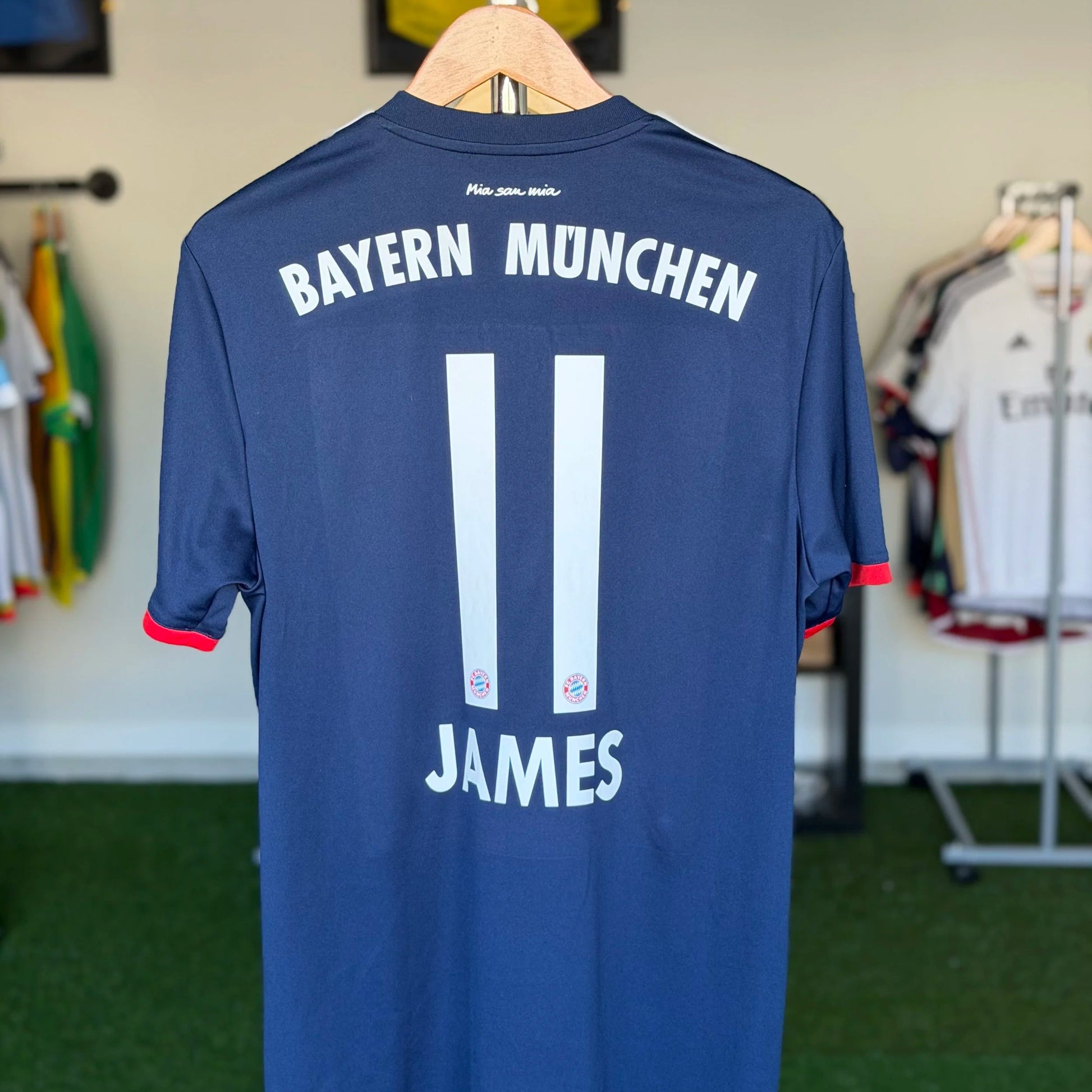Bayern Munich away kit 2017 18 back view James number 11
