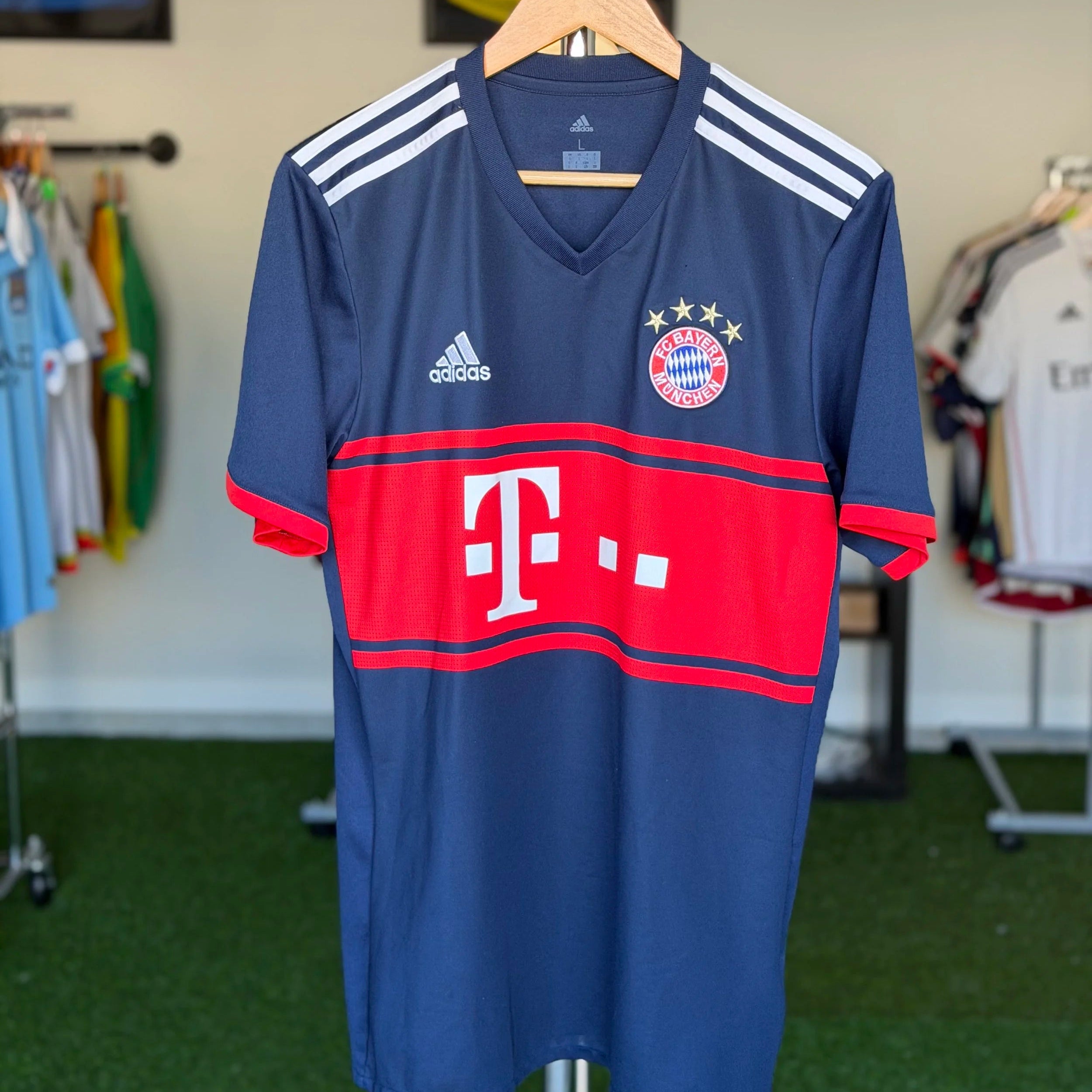 Bayern Munich away kit 2017 18 front view navy football jersey
