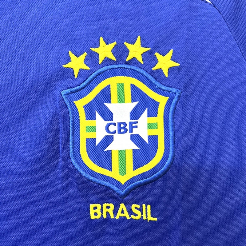 Brazil Away Jersey 2002 Brazil national team crest close-up with stars and Brasil text