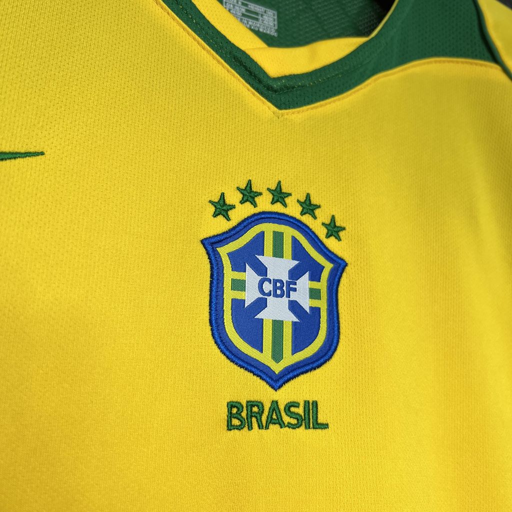 Brazil Home Jersey 2004/2006 five-star Brazil crest detail