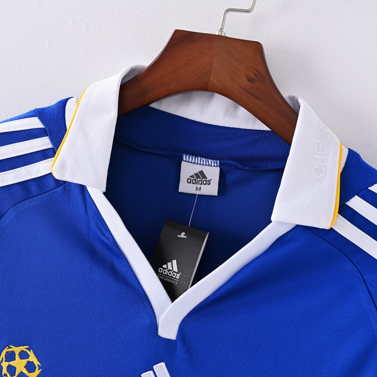 Chelsea Home Jersey 2008/09 collar detail