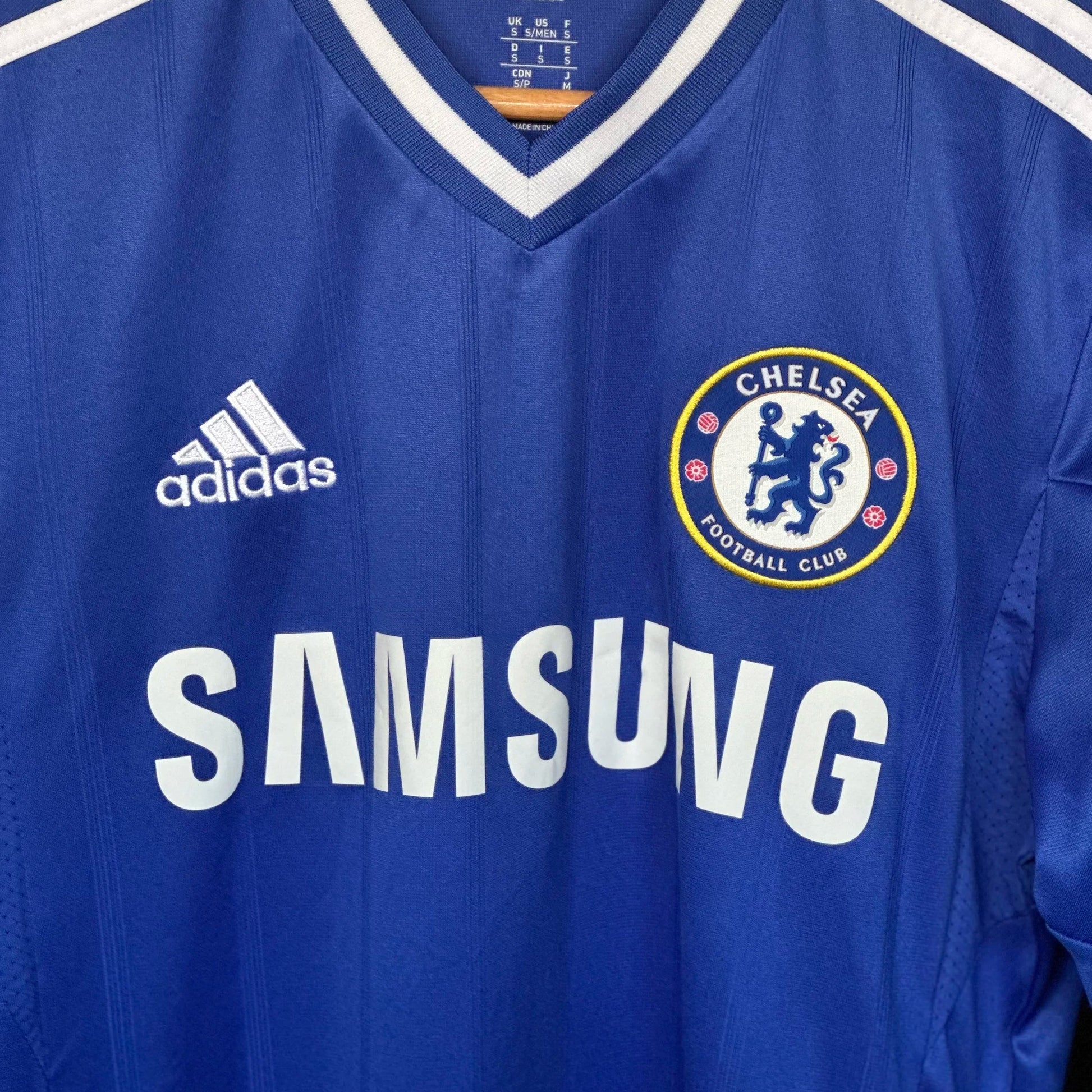 Chelsea home kit 2013 14 Chelsea crest chest detail
