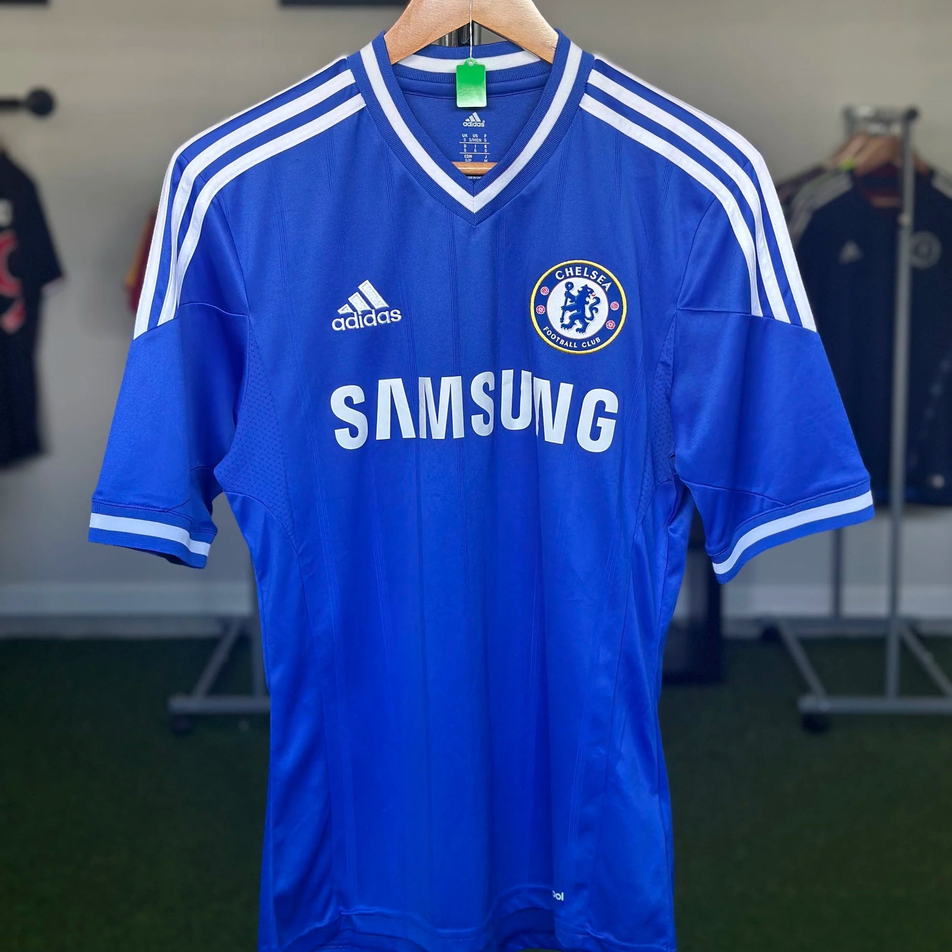 Chelsea home kit 2013 14 front view blue jersey
