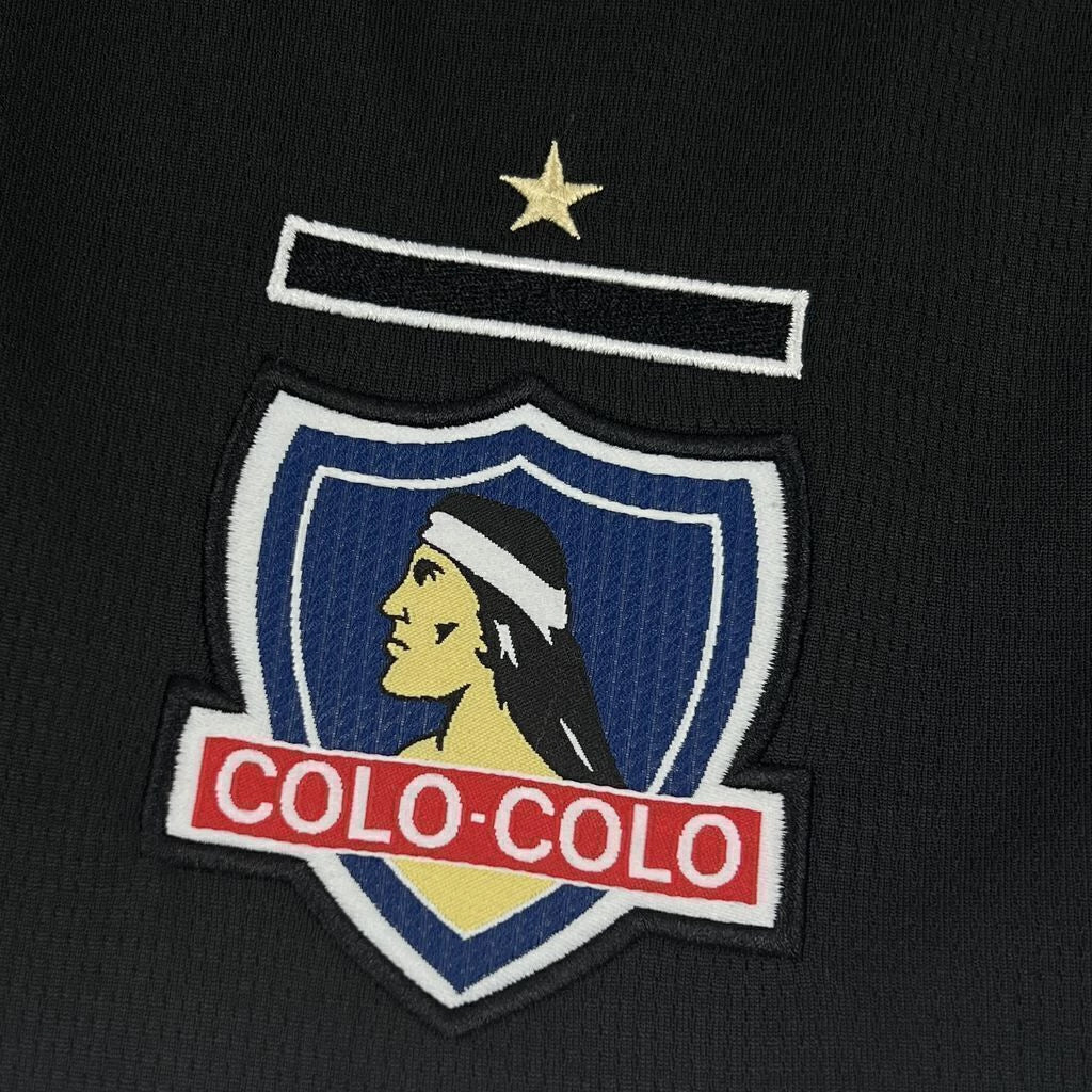 Colo-Colo Away Jersey 2026/27 club crest and championship star close-up