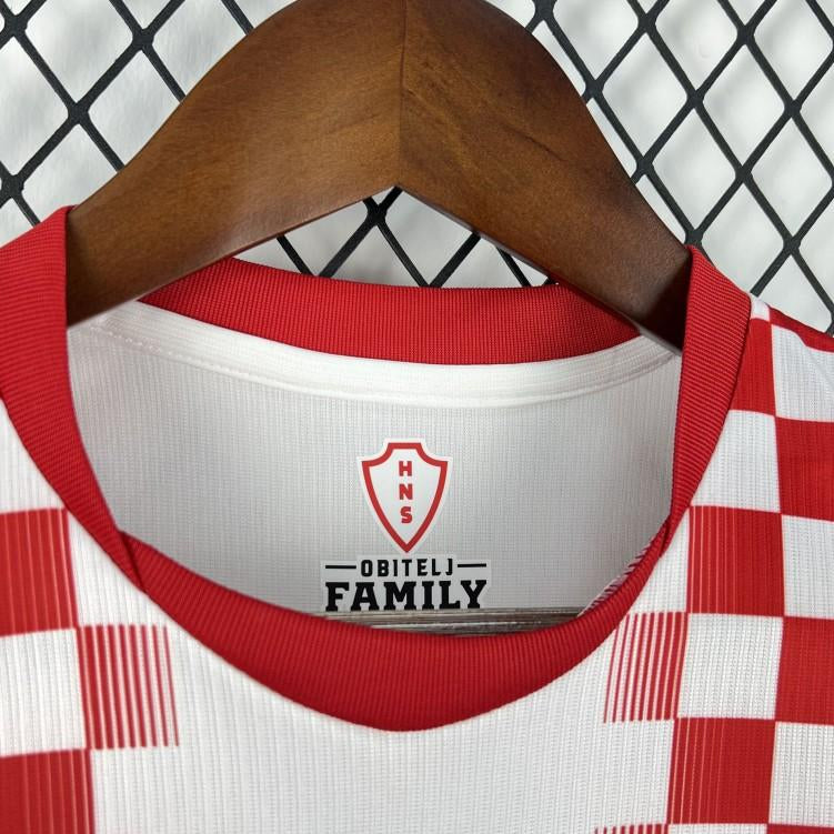 croatia-home-jersey-2026-27-kids-set-collar-detail