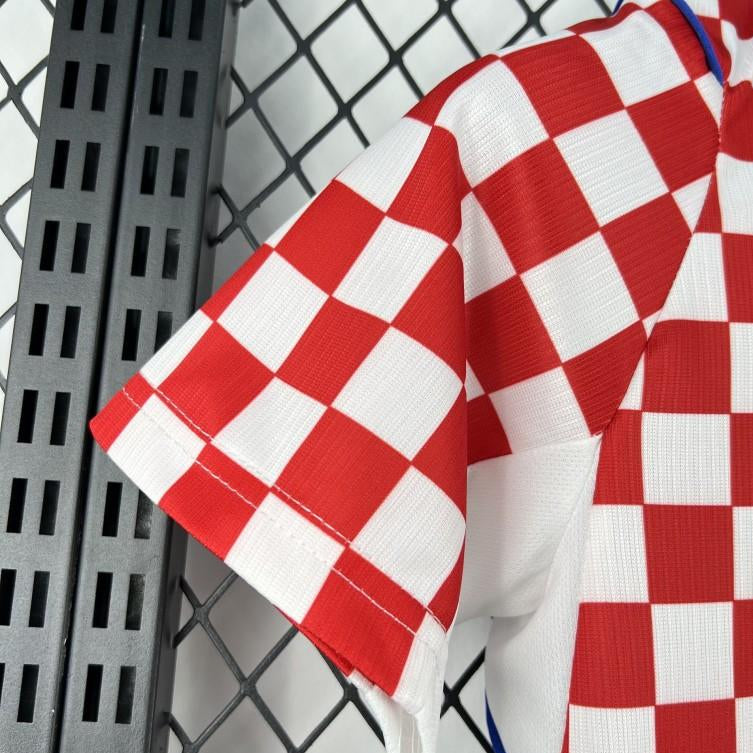croatia-home-jersey-2026-27-kids-set-sleeve-detail