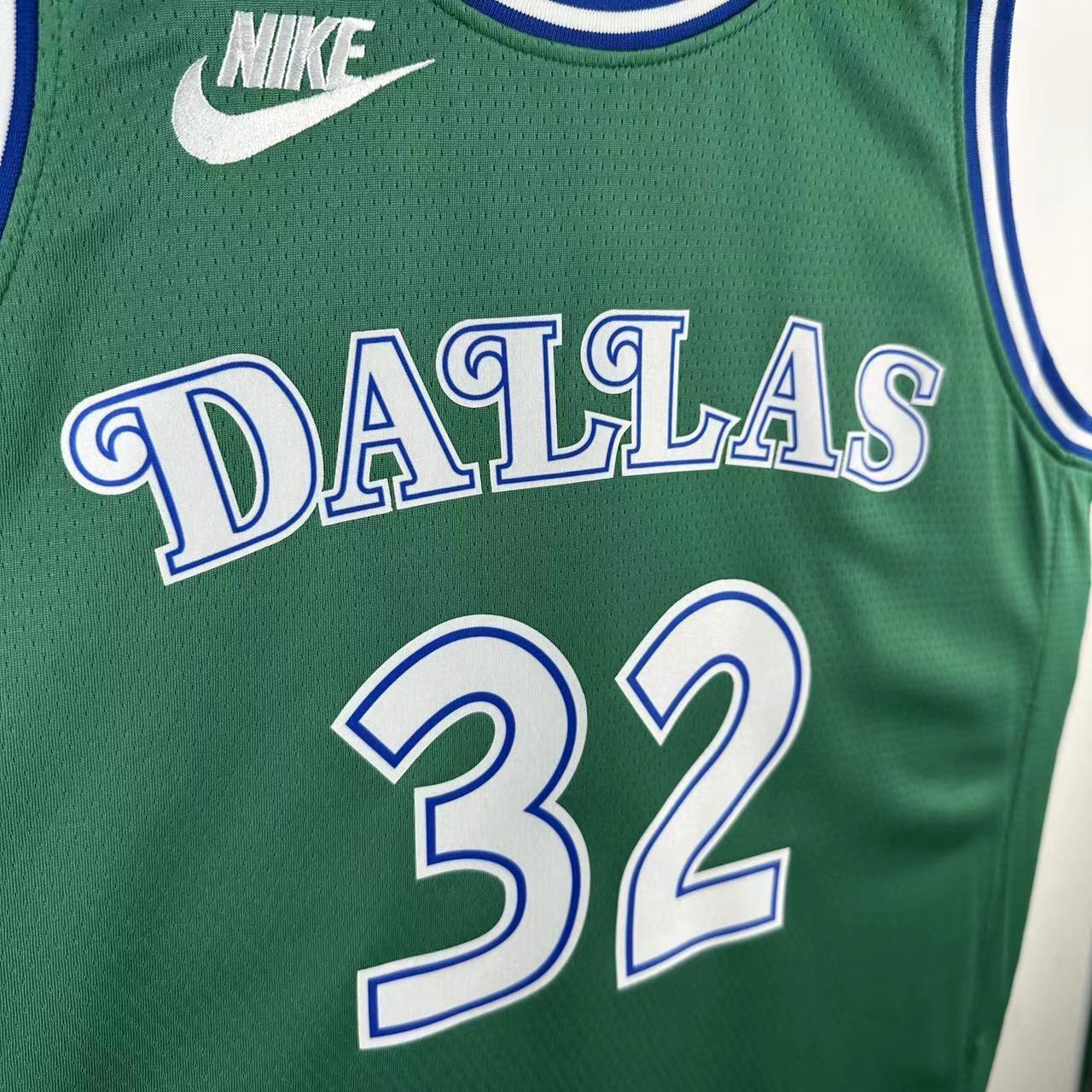 Dallas Mavericks 2025/26 green edition swingman jersey Cooper Flagg number 32 front and back view