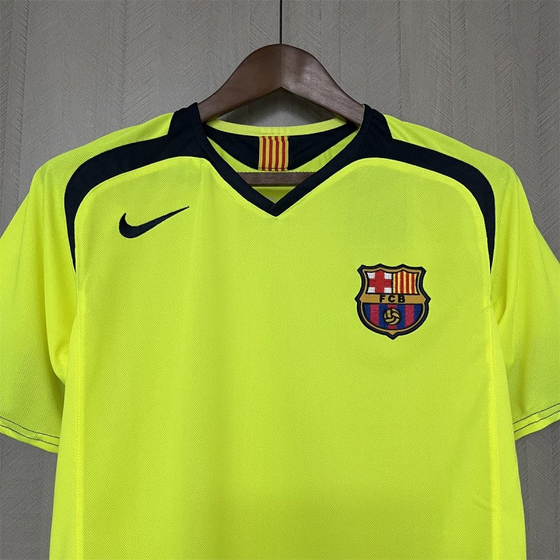 FC Barcelona Away Jersey 2005/06 upper front with collar and club crest