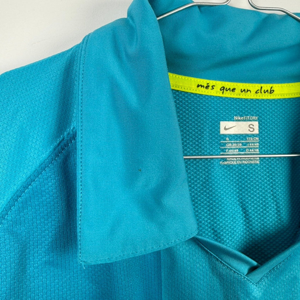 FC Barcelona Away Jersey 2007/08 collar detail