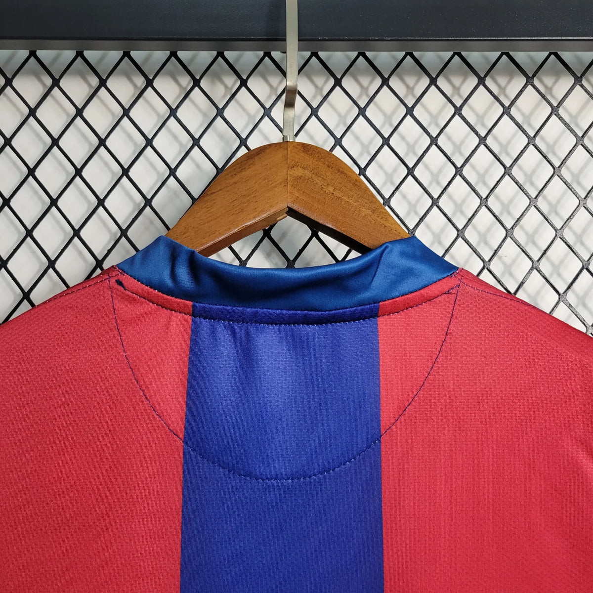 FC Barcelona Home Jersey 2007/08 back collar detail