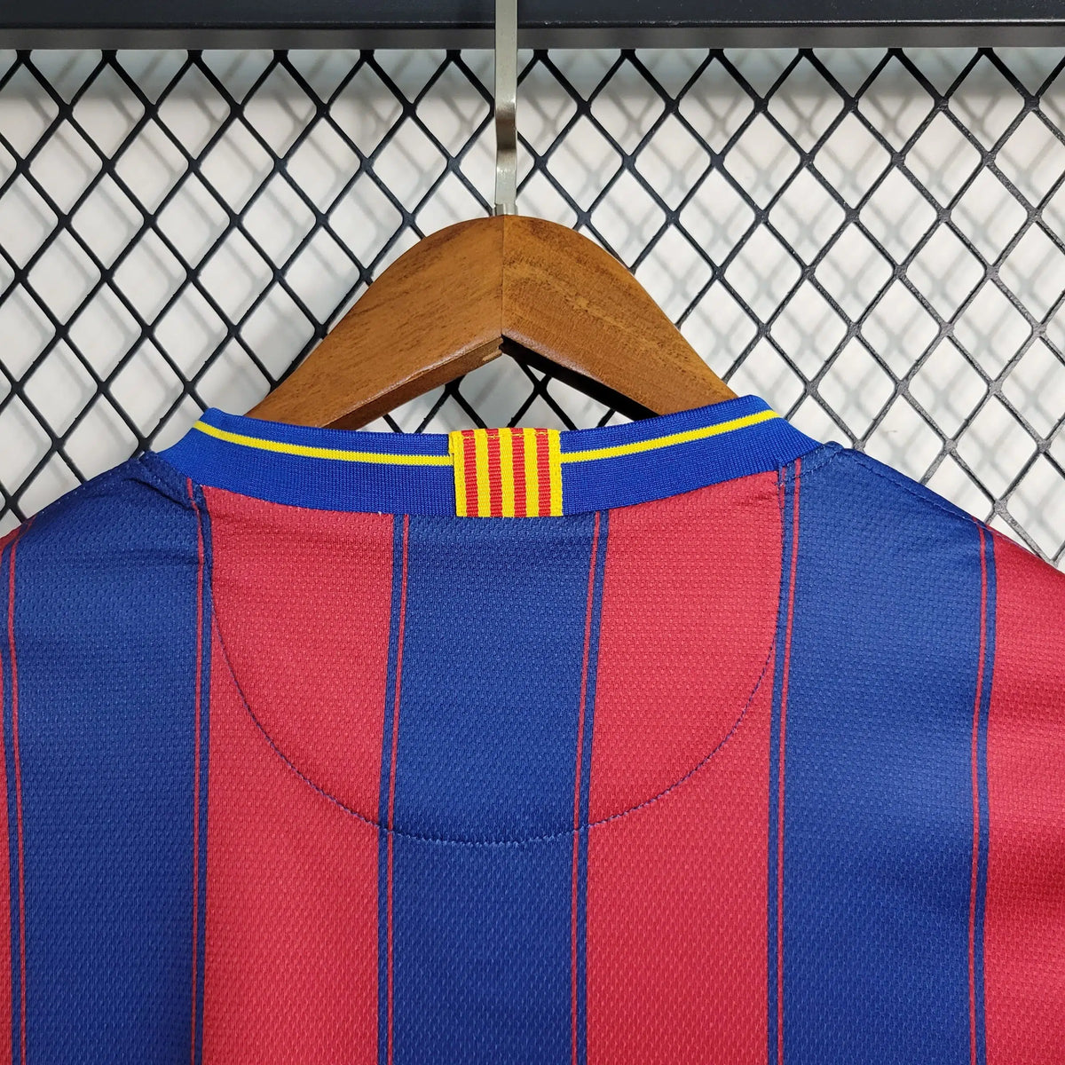 FC Barcelona Home Jersey 2009/10 back collar detail