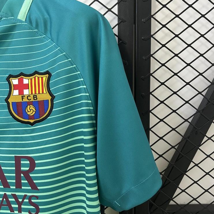 FC Barcelona Third Kit 2016/17 sleeve and stripe detail
