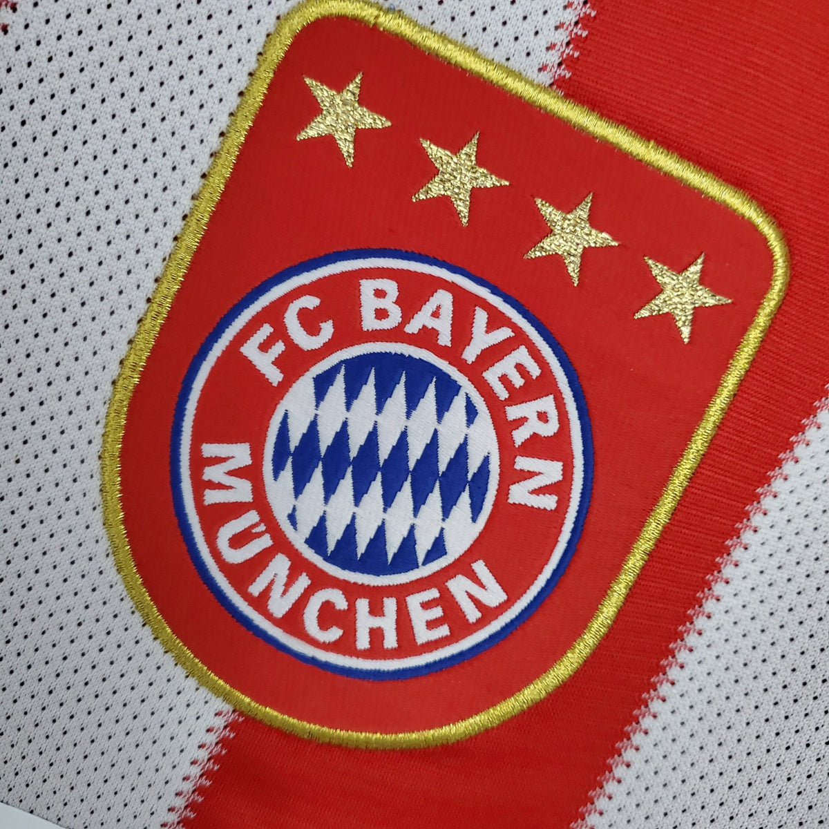 FC Bayern Munich Home Jersey 2010/11 club crest detail