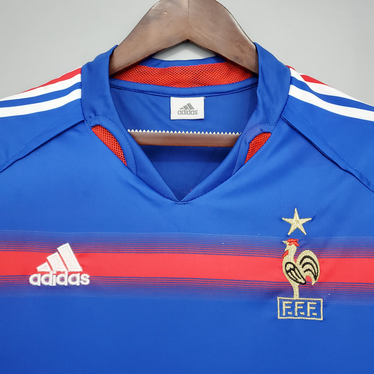 France Home Jersey 2004 upper front with collar, crest and red stripe