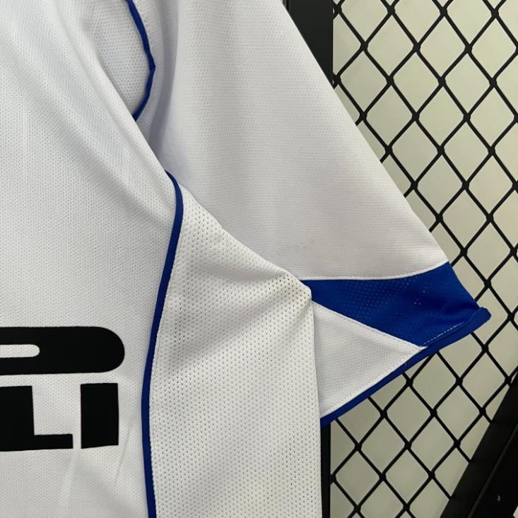 Inter Milan Away Jersey 2004/05 sleeve detail with blue trim