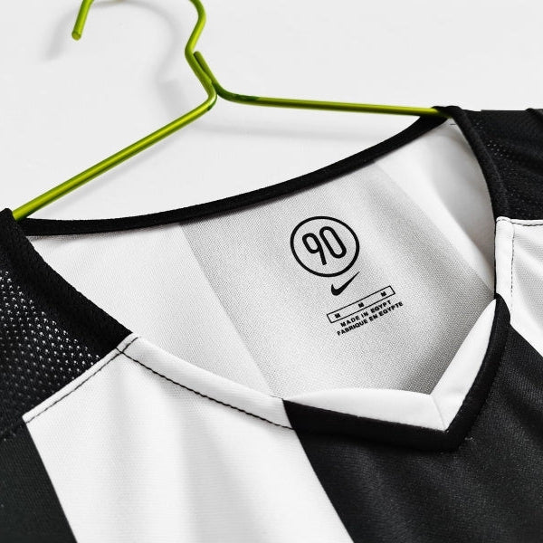 Juventus Home Jersey 2004/05 collar and inner neck detail