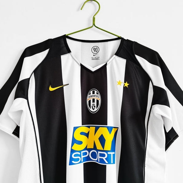 Juventus Home Jersey 2004/05 styled front view