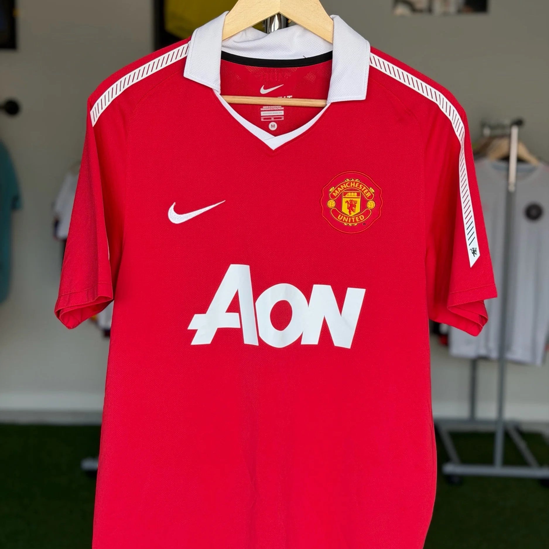 Manchester United 2010/11 home kit front view

