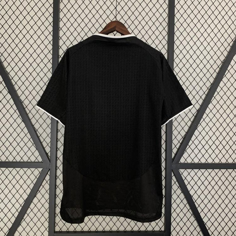 Manchester United away kit 2003/04 back view
