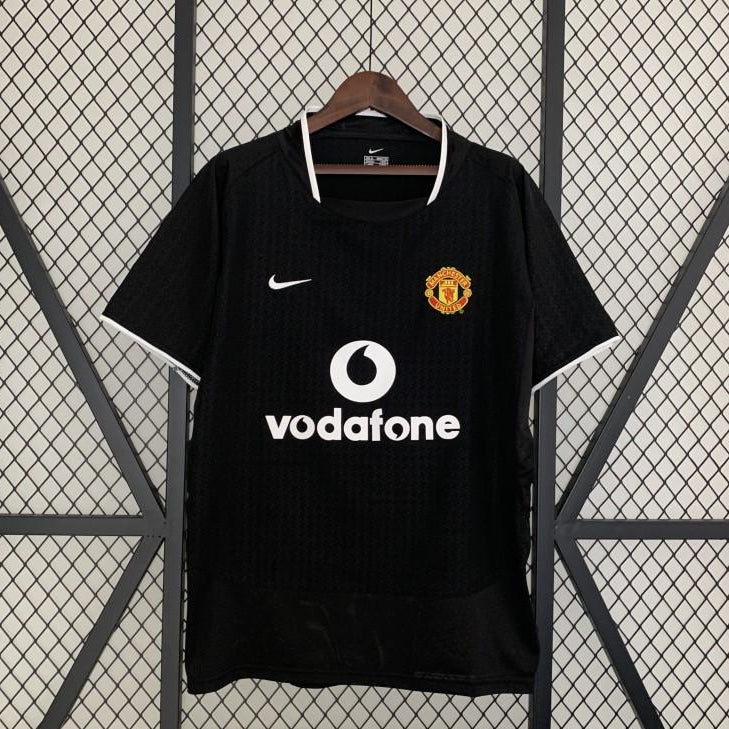Manchester United away kit 2003/04 front view black jersey
