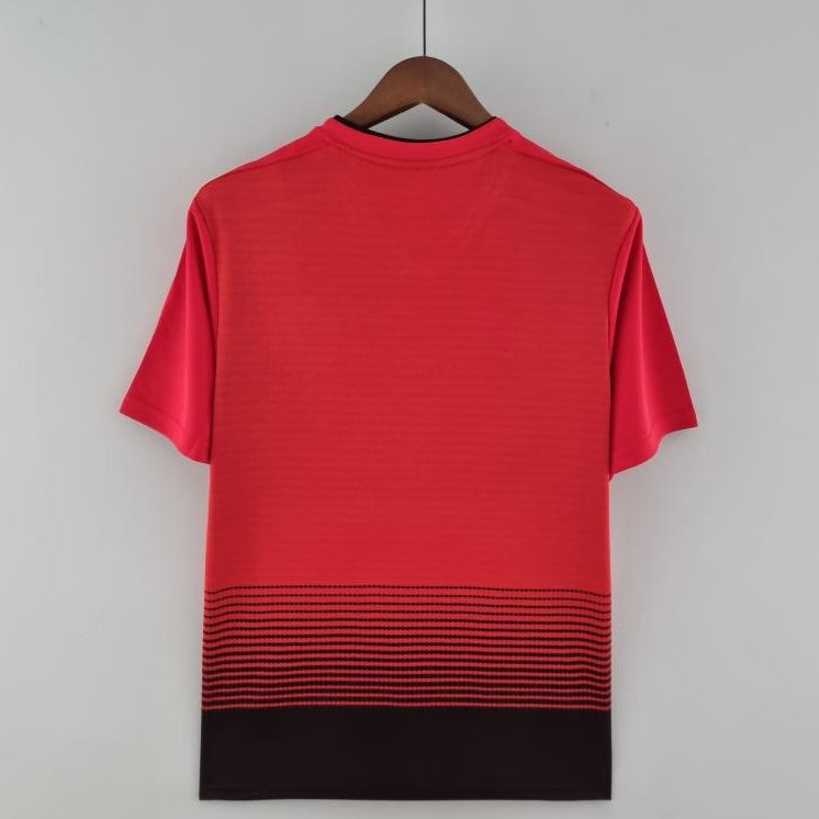 Manchester United home kit 2018/19 back view classic red shirt
