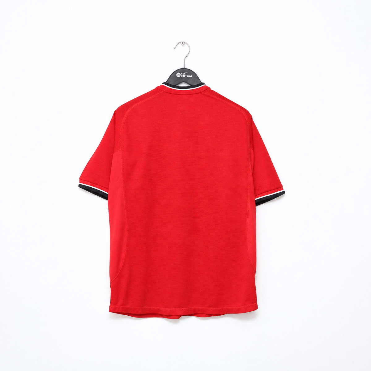 Manchester United Home Jersey 2000/02 back view in red with black and white trim
