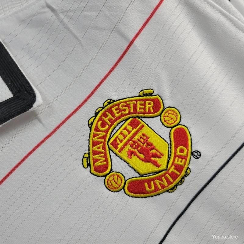 Close-up of the Manchester United crest on the Manchester United Third Jersey 2003/04