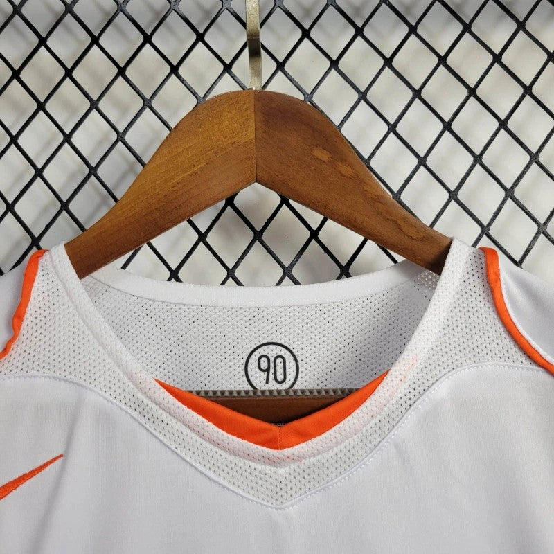 Netherlands Away Jersey 2004 white collar with orange inner trim