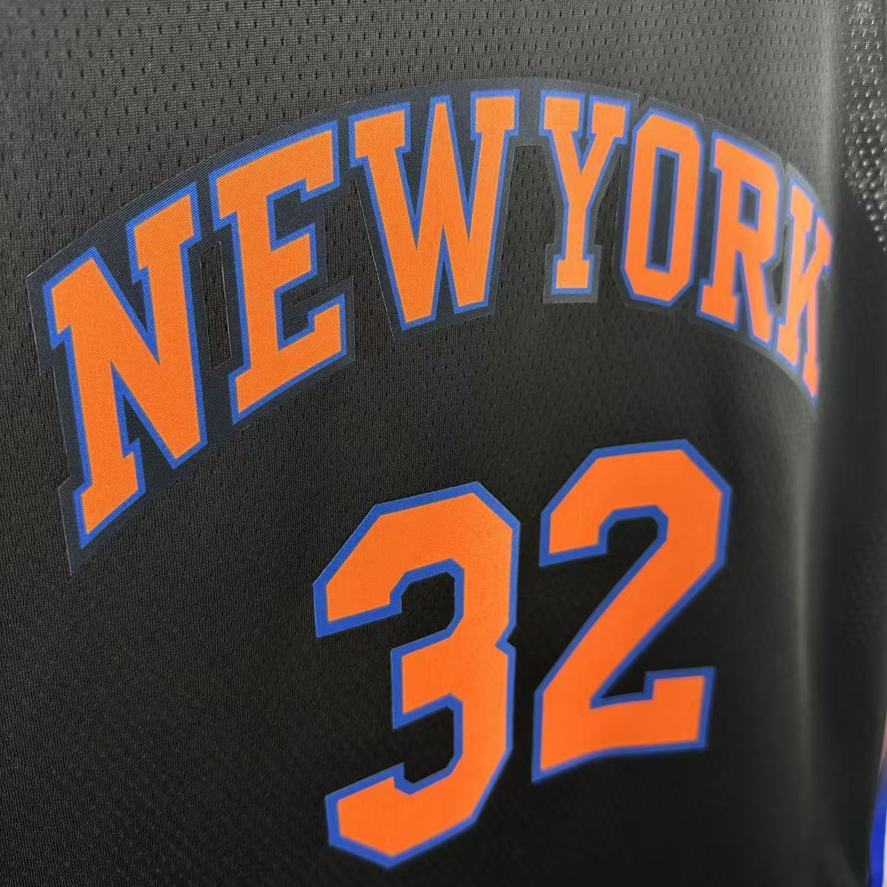 New York Knicks 2025/26 City Edition swingman jersey Karl-Anthony Towns number 32 black front and back view