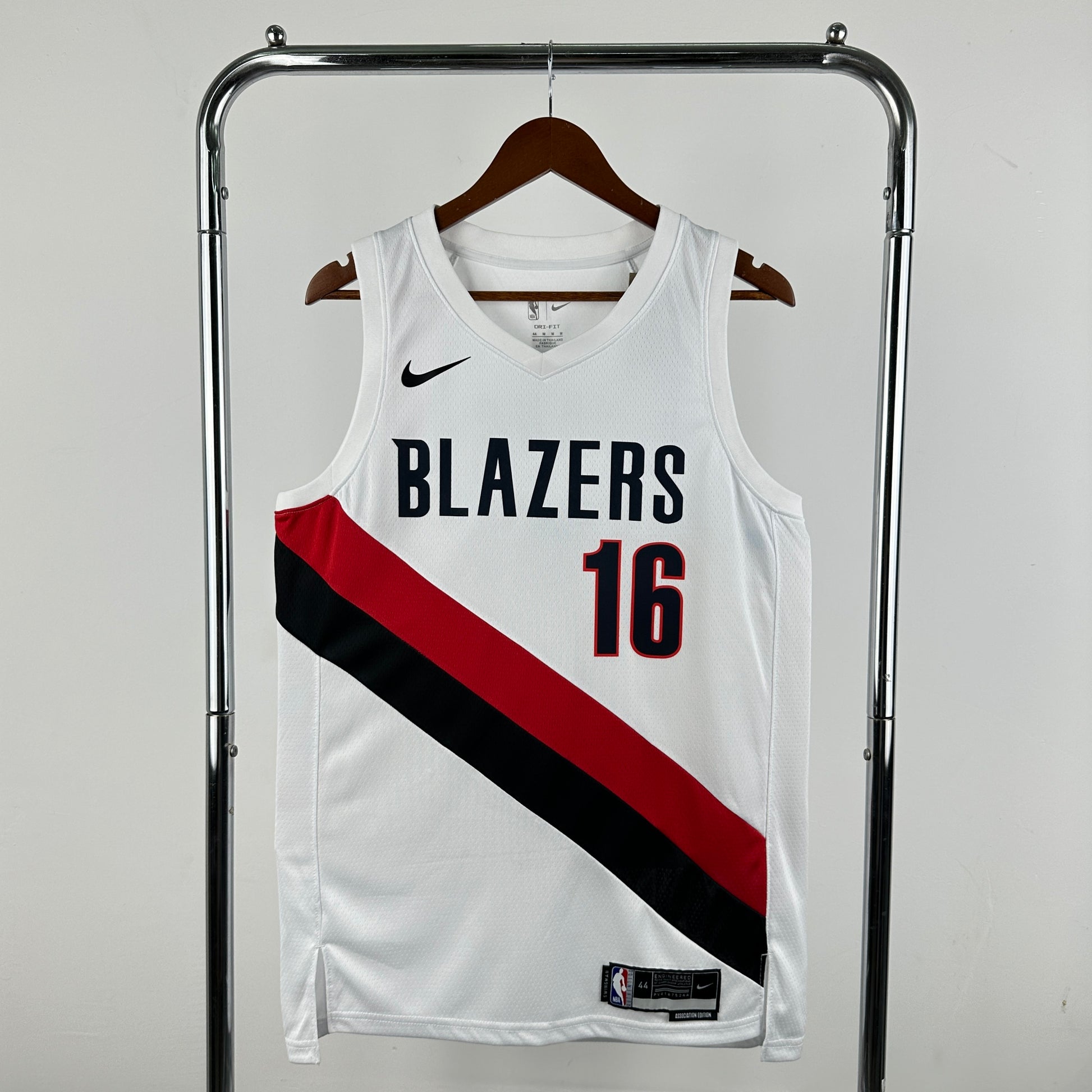 Portland Trail Blazers 2025/26 home white swingman jersey Yang Hansen number 16 front and back view