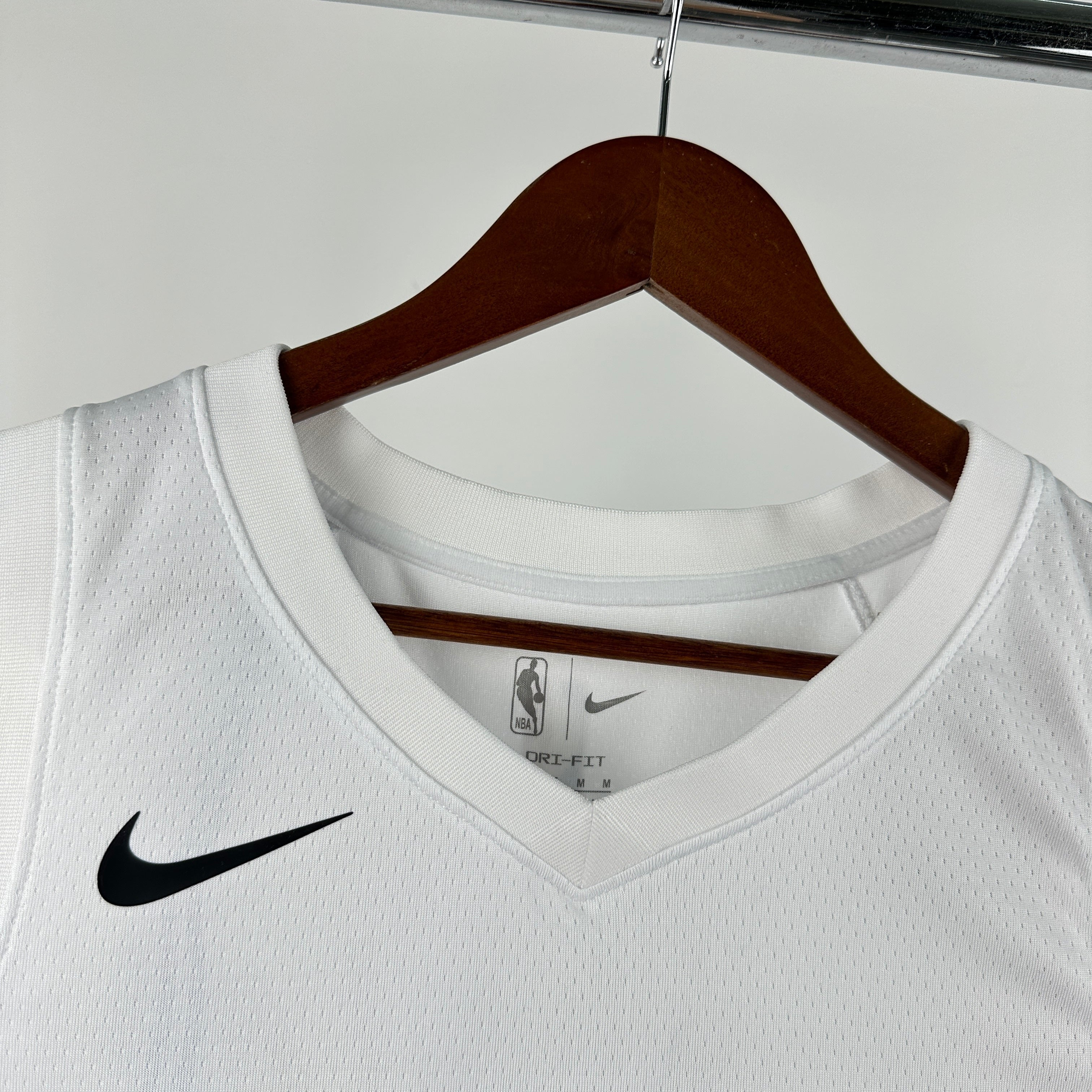 Portland Trail Blazers 2025/26 home white swingman jersey Yang Hansen number 16 front and back view