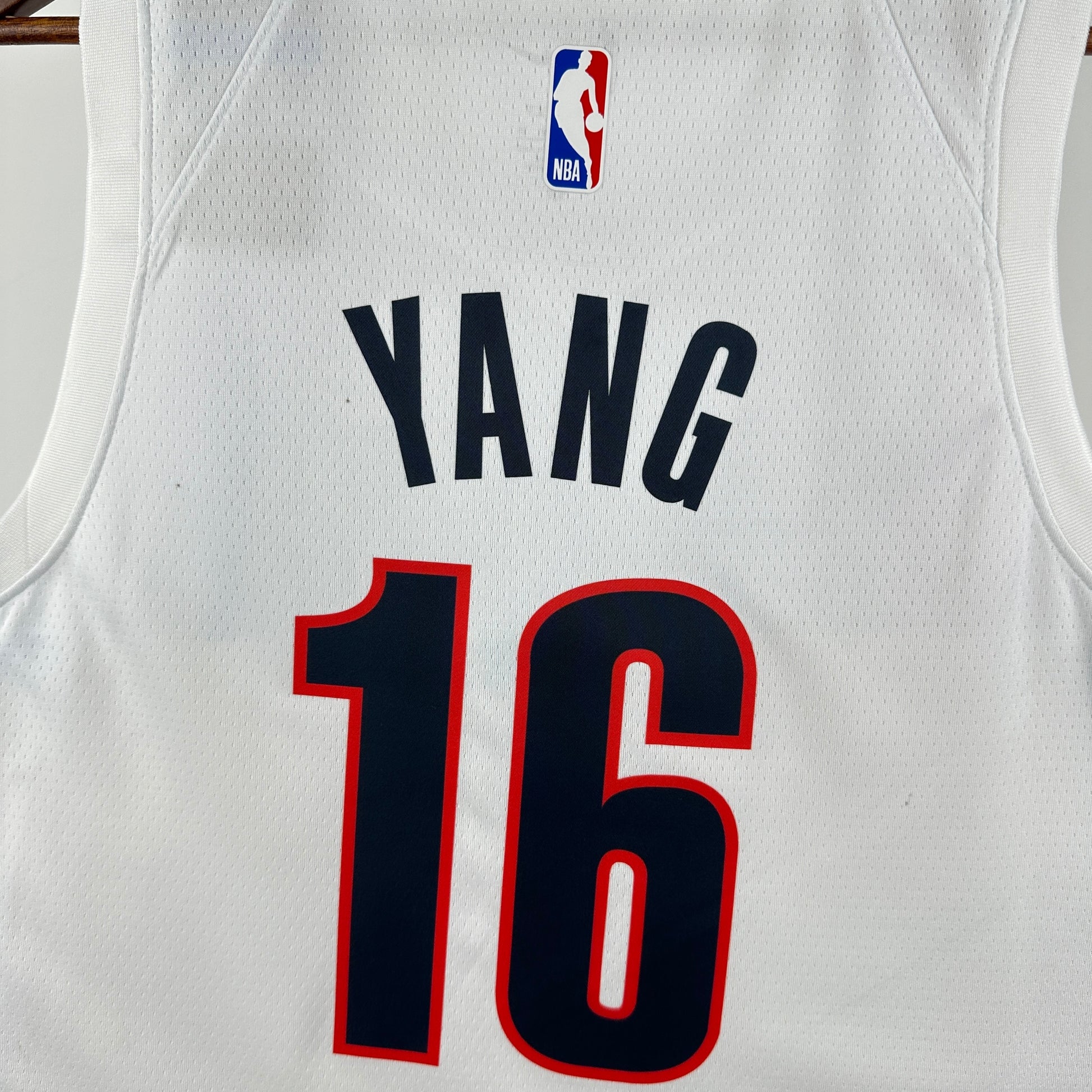 Portland Trail Blazers 2025/26 home white swingman jersey Yang Hansen number 16 front and back view