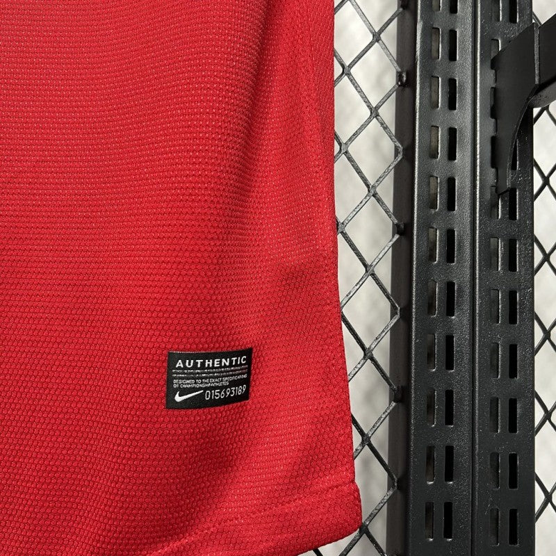 Portugal Home Jersey 2012/13 lower hem badge detail