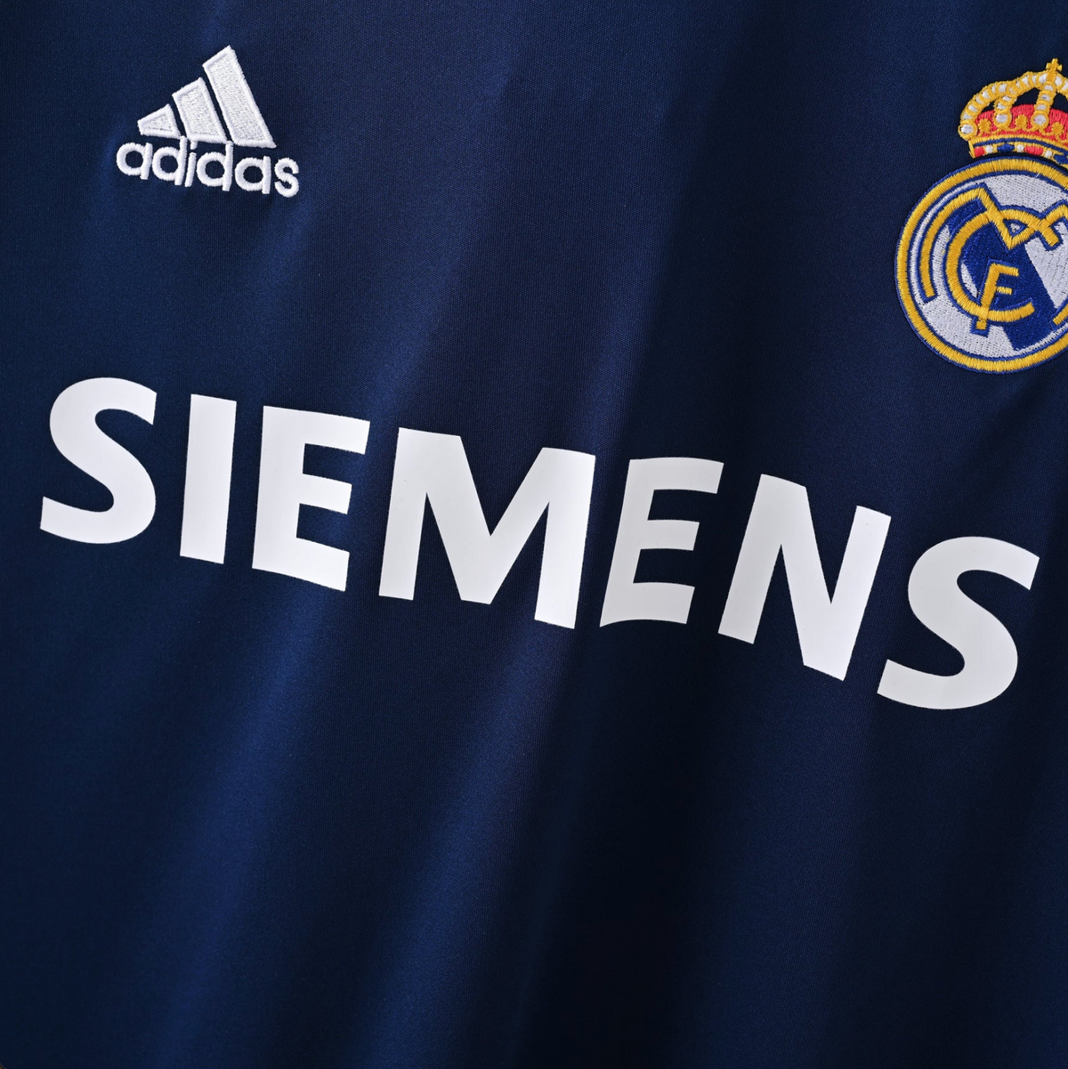 Real Madrid Away Jersey 2005/06 chest detail with club crest and Siemens sponsor