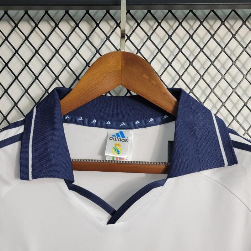 Real Madrid Home Jersey 2000/01 collar detail with navy fold-over neckline