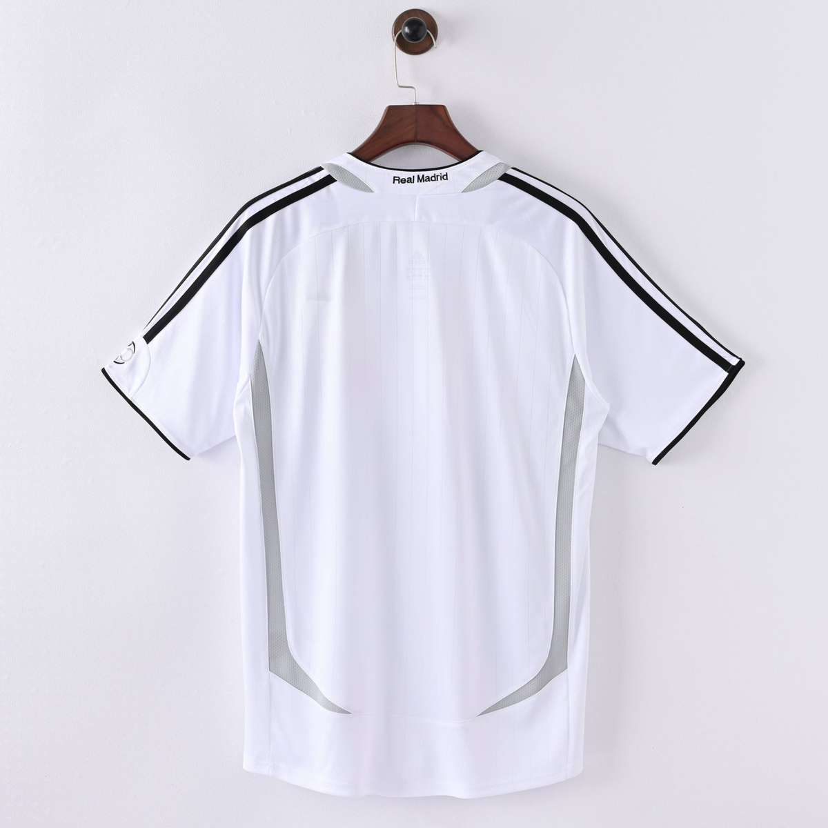 Real Madrid Home Jersey 2006/07 front view in white with black detailing and BenQ Siemens sponsor