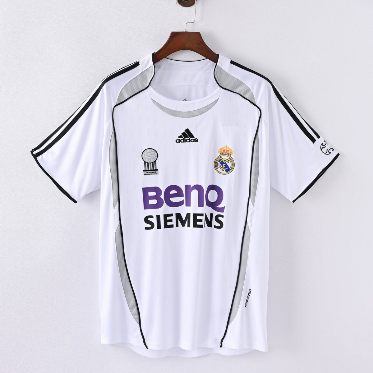 Real Madrid Home Jersey 2006/07 front view in white with black detailing and BenQ Siemens sponsor