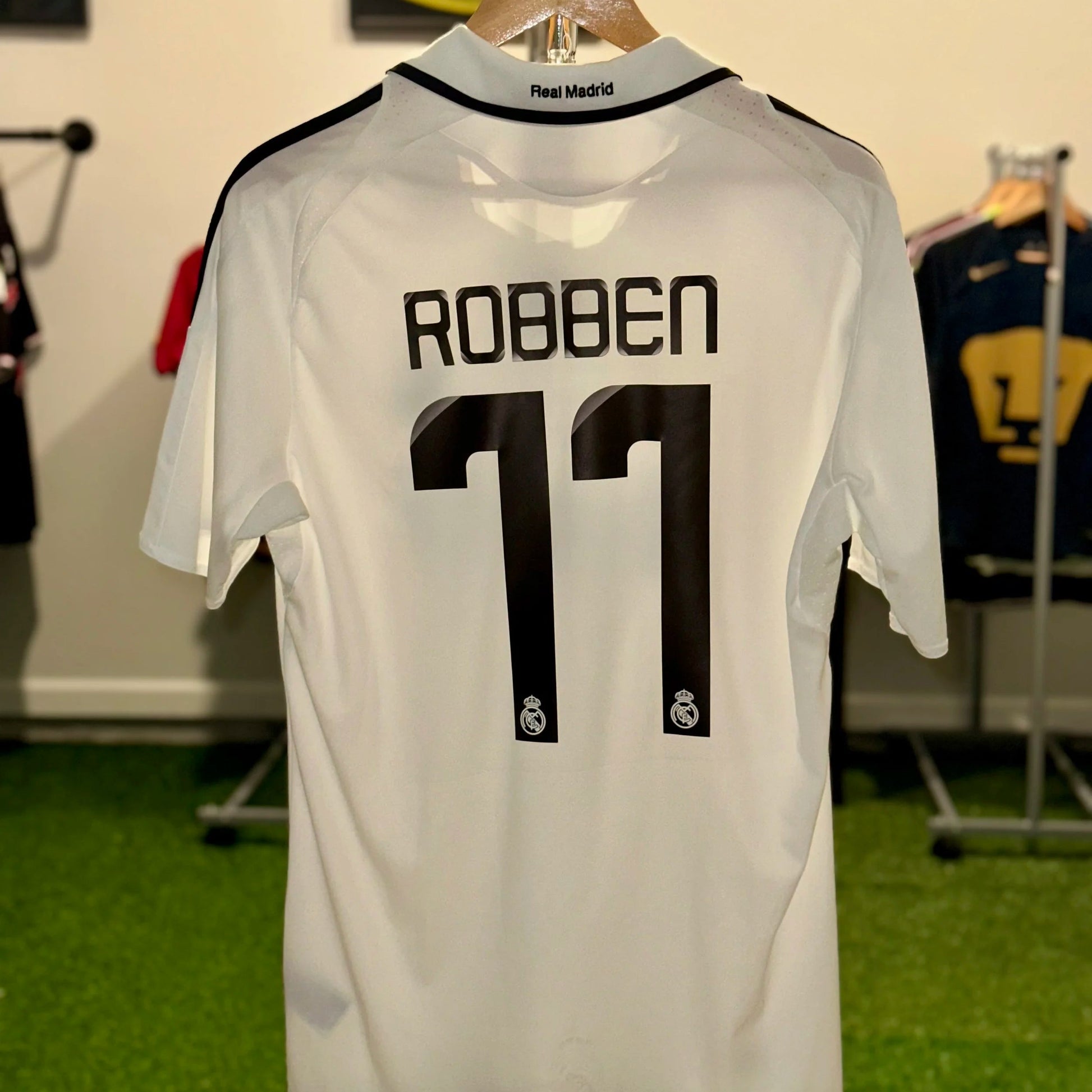 Real Madrid home kit 2008/09 back view
