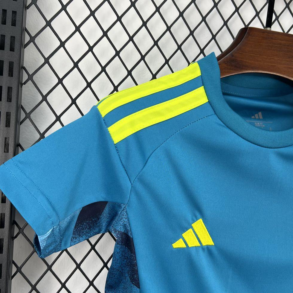 Spain Goalkeeper Jersey 2026 Kids Set collar detail with yellow Adidas shoulder stripes