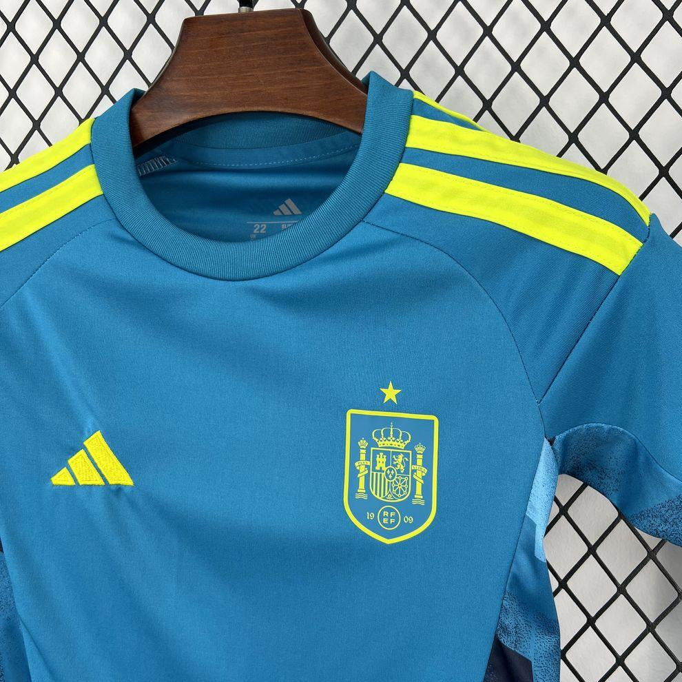 Spain Goalkeeper Jersey 2026 Kids Set crest detail with Spain badge and Adidas logo